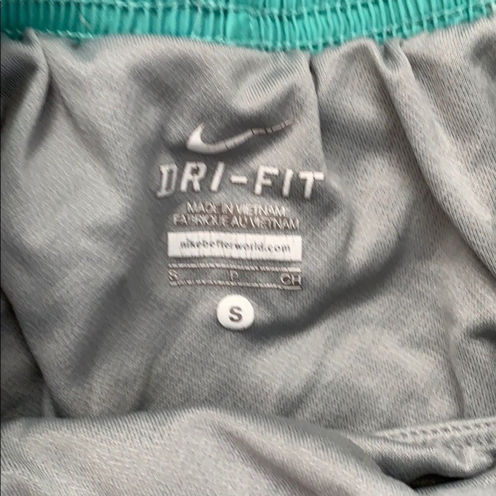Nike Shorts - Picture 2 of 4